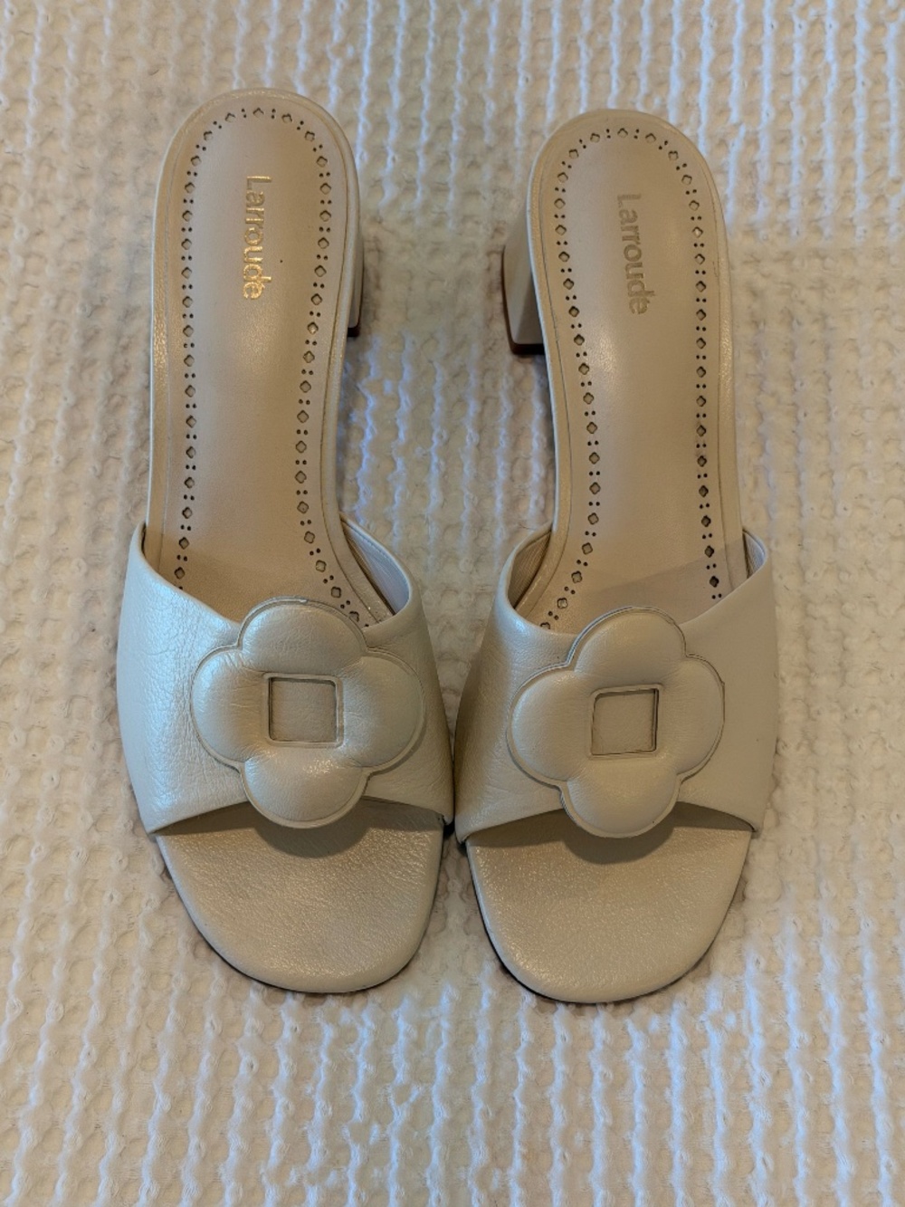 Larroude Fiore Leather Flower Mules Ivory 9.5 EUC